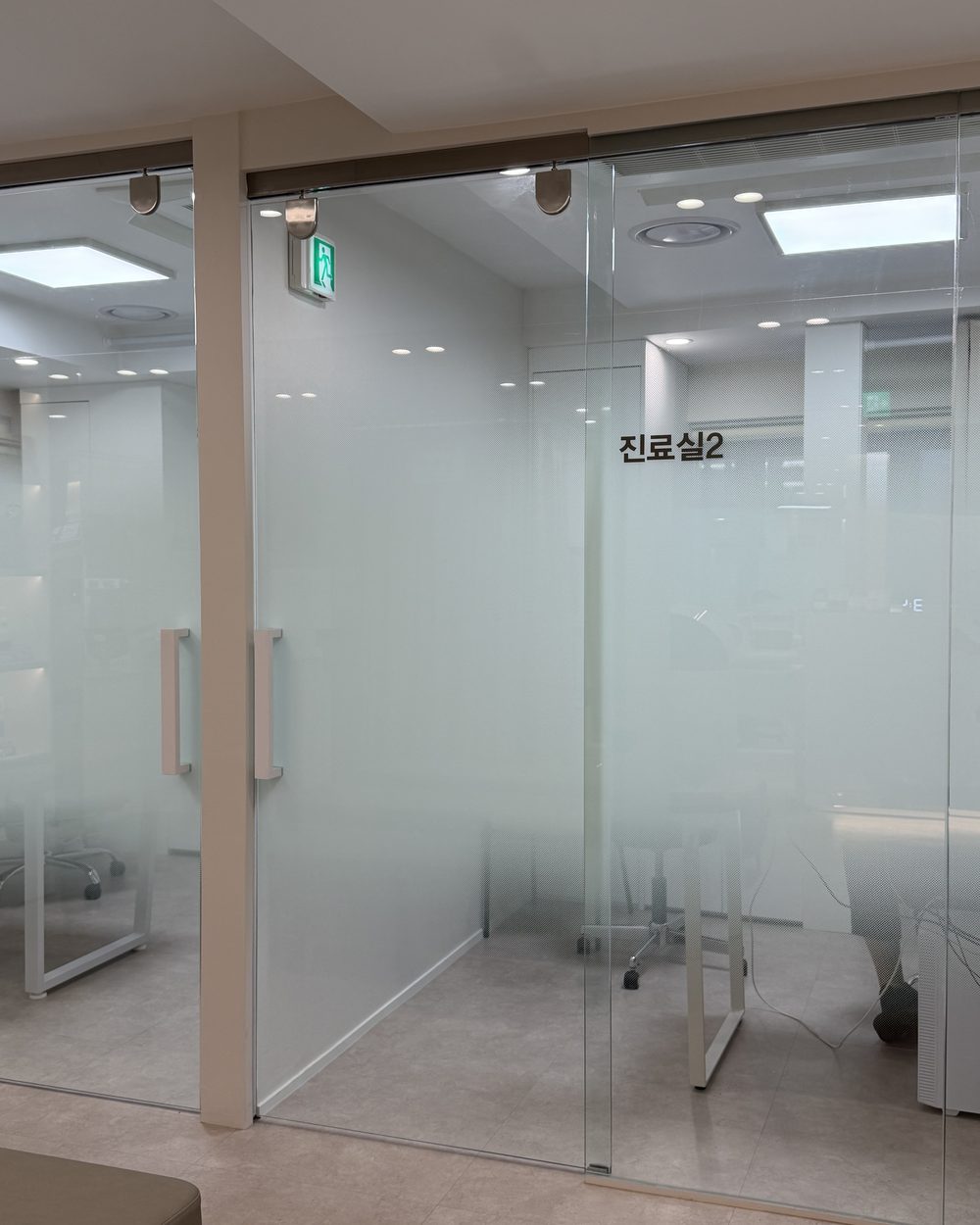 ヨンセモベル医院 鍾路本店の施術室(傷跡植毛・SMPを行う部屋)
